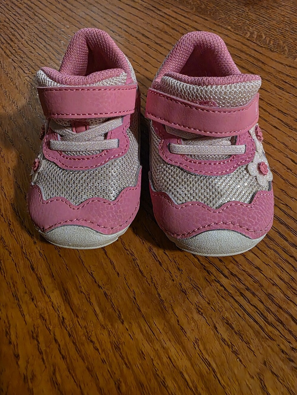 Stride Rite Rosa Sneaker
